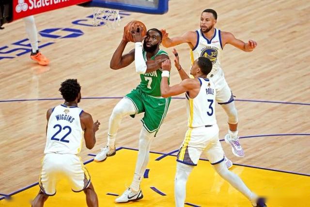 美国特使提议：用意大利取代伊朗参加世界杯